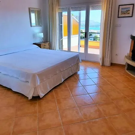 Villa La Coma 1 Llança
